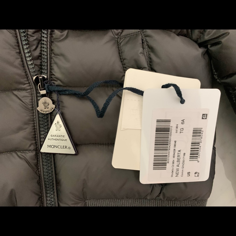 Moncler NWT New Alberta Kids Down Jacket w/ Fox Fur Trim Size 6 Gray. - Picture 8 of 16
